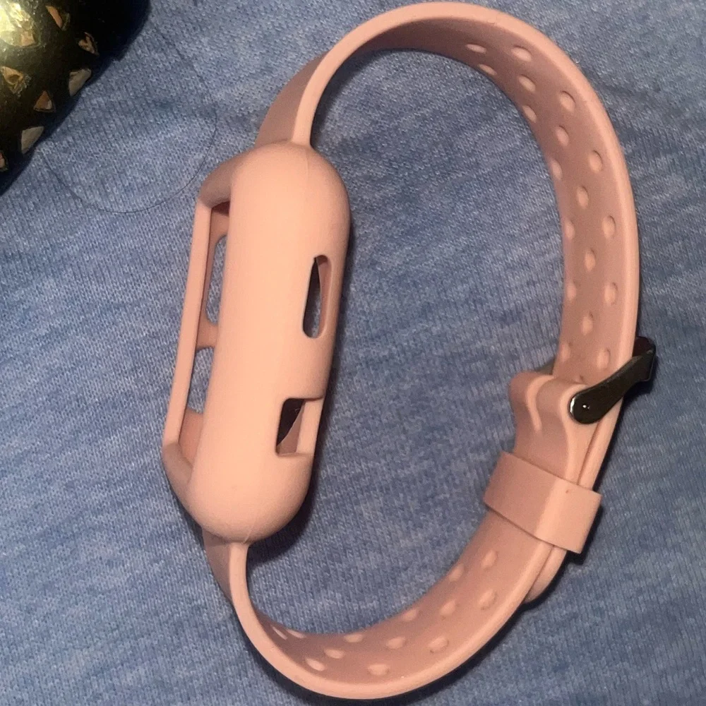 🎉 HOST PICK 🎉 *NEW/ UNUSED* Pink Silicone Apple Watch 42mm Protective Case Band